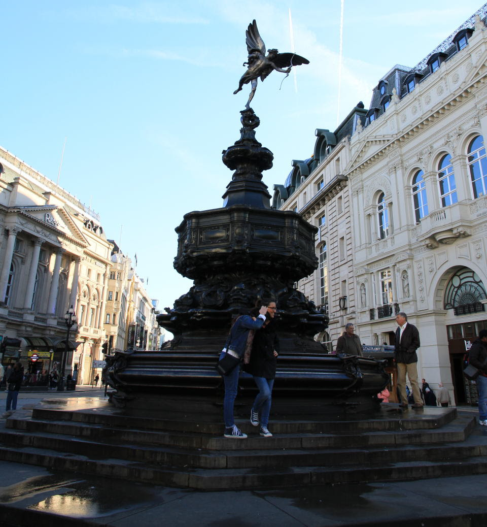 クロと旅する ２ 映画 けいおん 聖地巡礼の旅 旅１日目ー１に戻る 旅１日目ー２に戻る 旅１日目 ３に戻る 旅２日目ー１に戻る 旅２日目ー２に戻る 旅２日目 ３に戻る 旅３日目ー１に戻る 旅３日目ー２に戻る 旅３日目ー３に