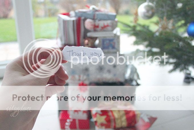 http://i402.photobucket.com/albums/pp103/Sushiina/xmas6.jpg