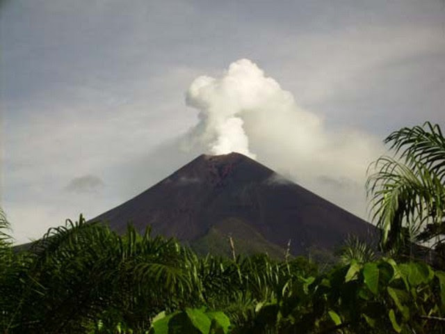 10 Most Active Volcanoes In The World: Mount Ulawun