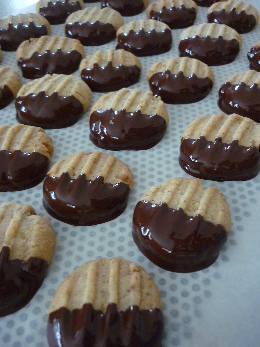 Petits Gateaux De Noel 4 Walnussbredele Sables Aux Noix Ratatouillette