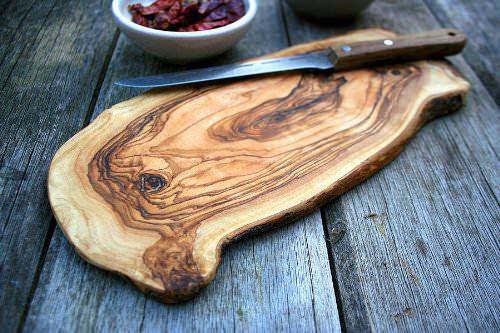 bacteria cutting boards wood vs plastic