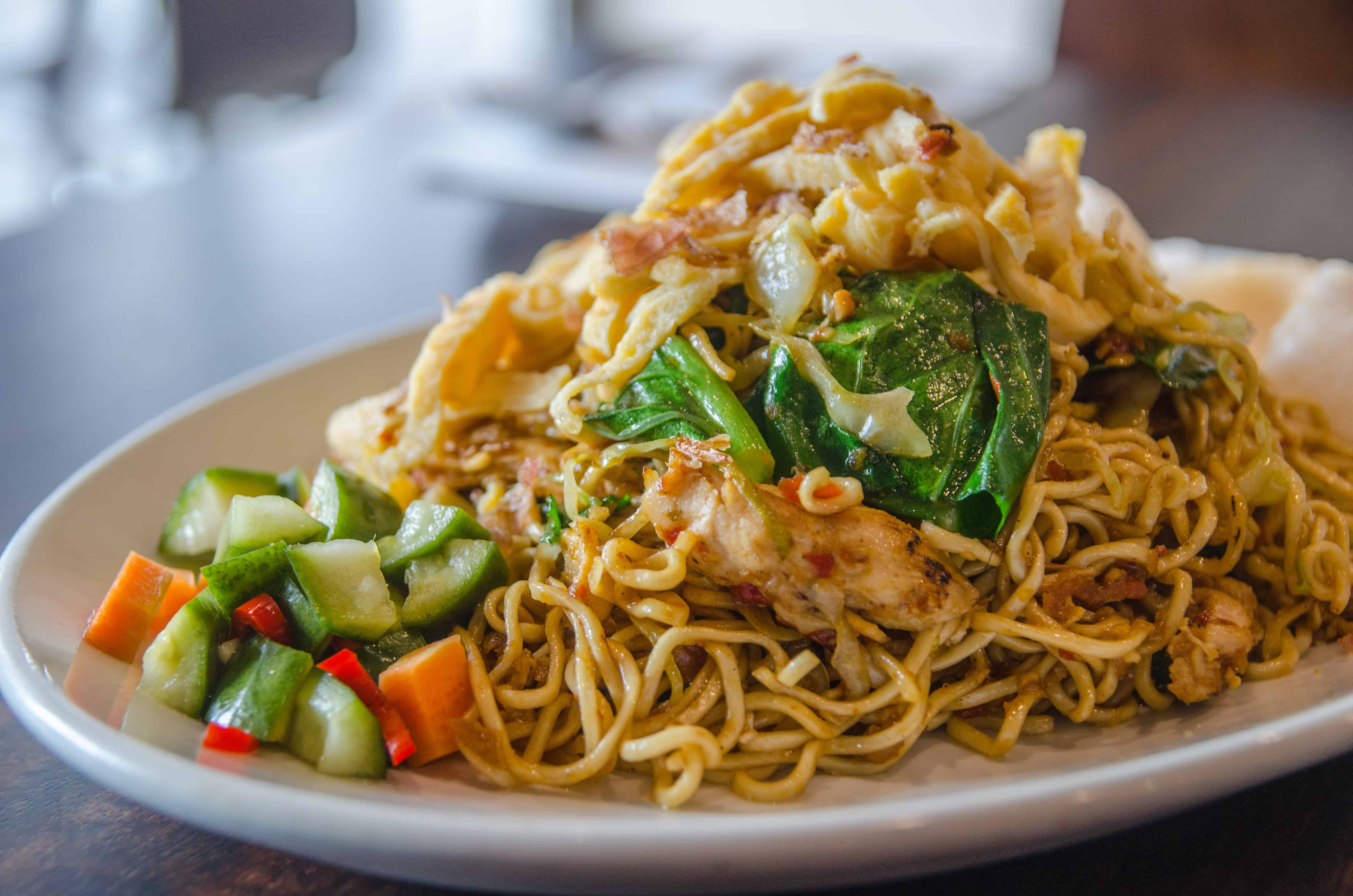 8 Makanan Bali Wajib Coba di Melati Indonesian Restaurant ...