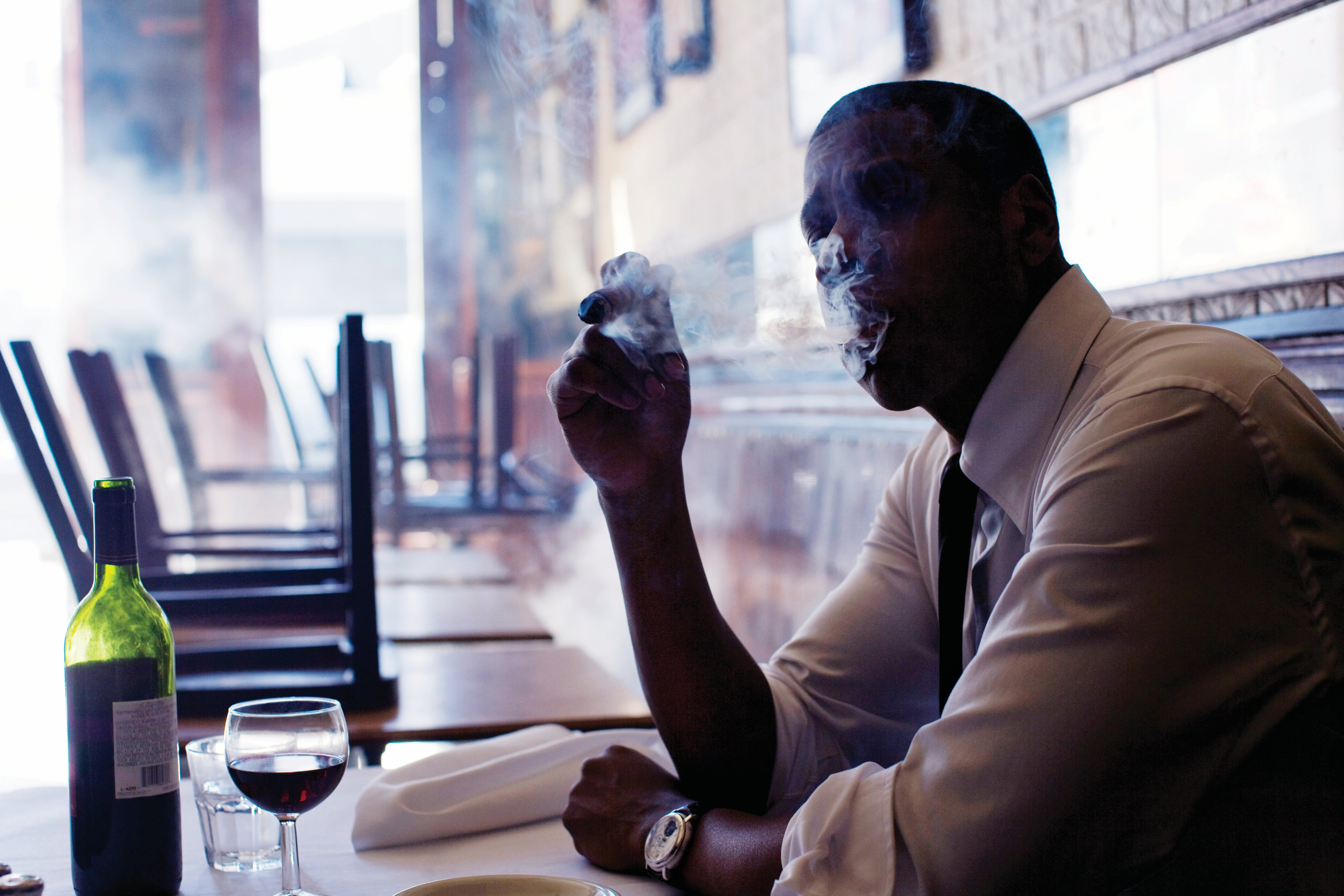 http://g-ecx.images-amazon.com/images/G/01/music/artists/Jay-Z1.jpg