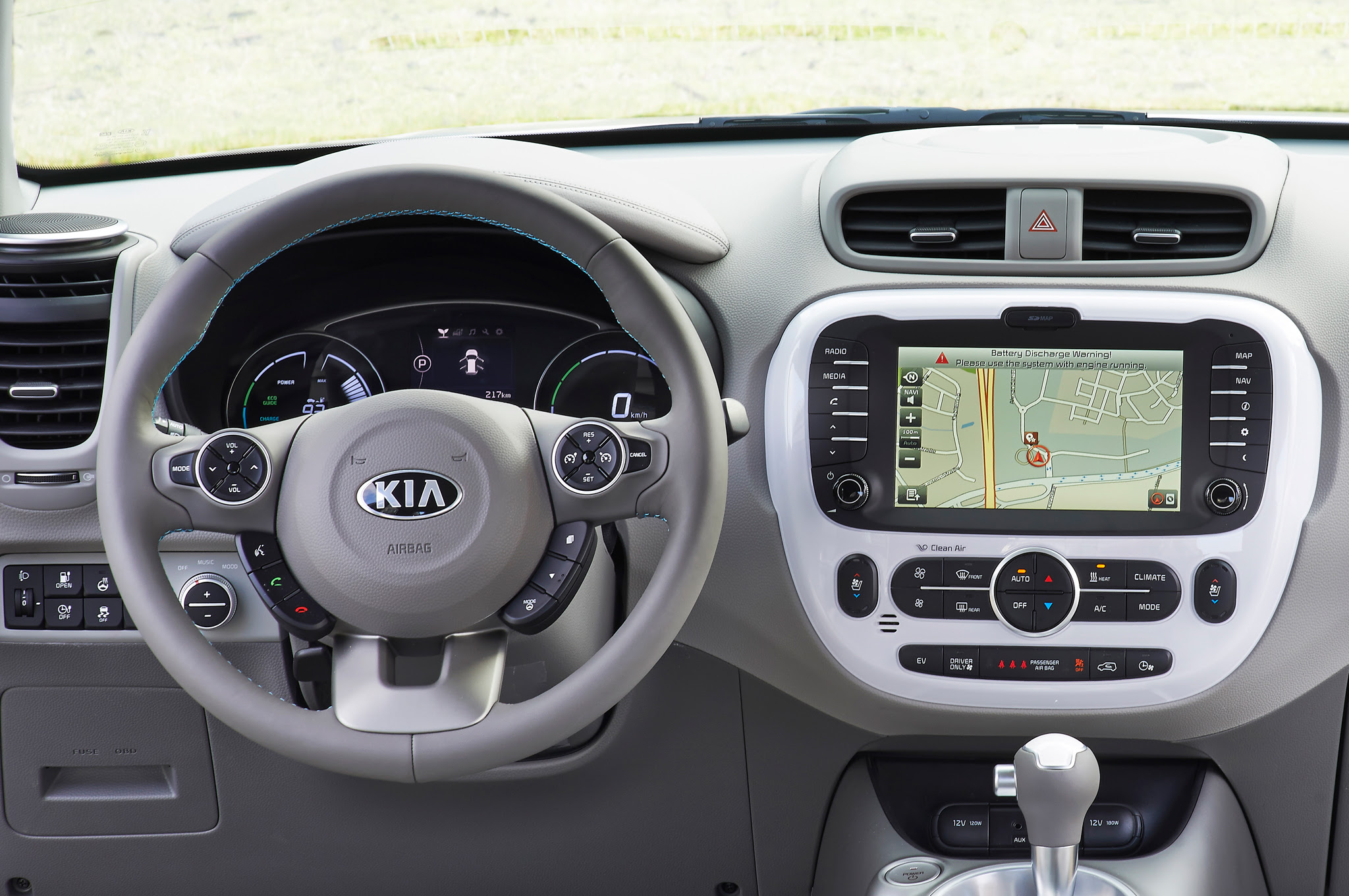 2015-Kia-Soul-EV-interior