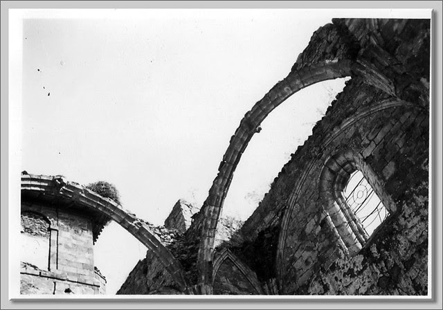 2 INTERIOR  DE LA IGLESIA  2