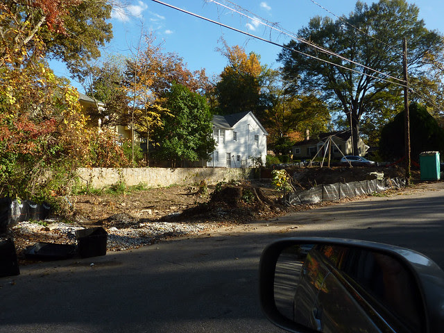 P1020007-2011-11-07-132-Springdale-DrNE-teardown-demo