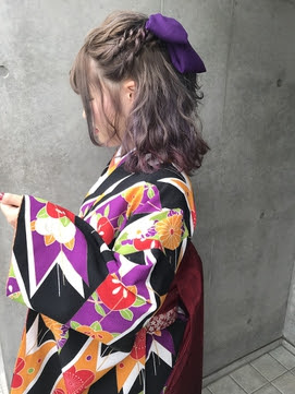 卒業式ヘアにお悩みの方へオススメ 卒業式袴 ハーフアップが可愛いずぎるんです 振袖や袴 ドレスによく似合うお花ヘッドアクセの最旬情報をイチ早くお届けします