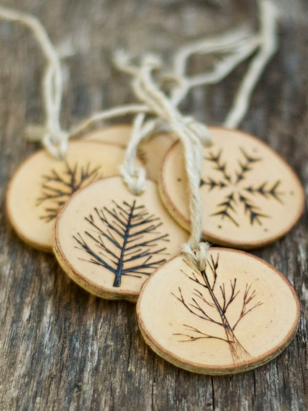 #35 diy christmas ornament ideas: homemade felt wood