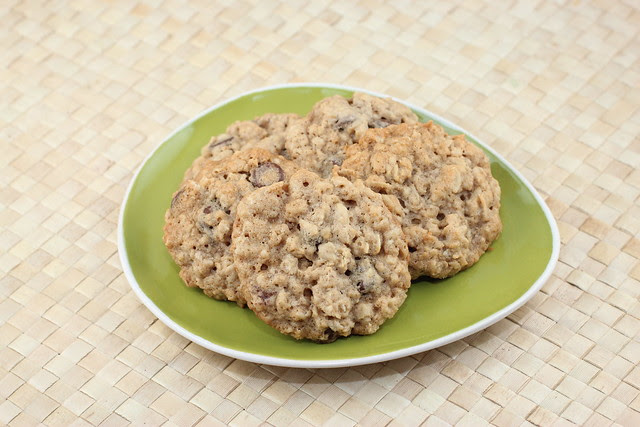 Maple Oatmeal Chocolate Chip Cookies