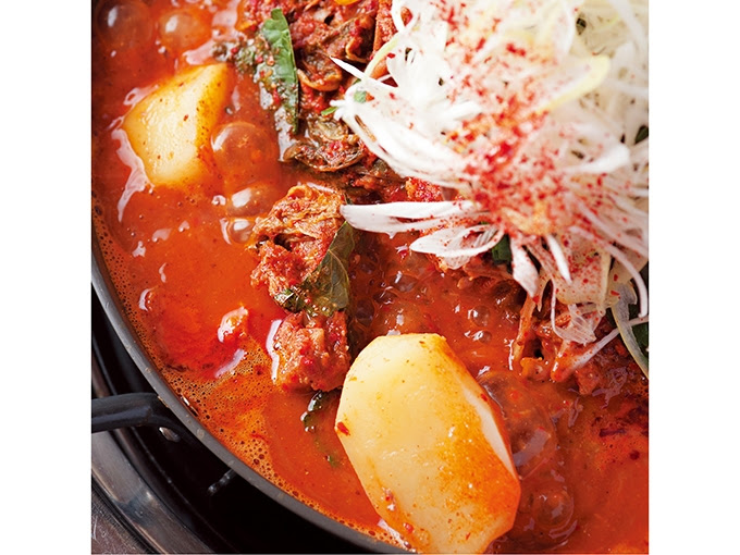 新大久保 青松 チョンソル 新大久保店のカムジャタン カルチャー ライフスタイル特集 Spur