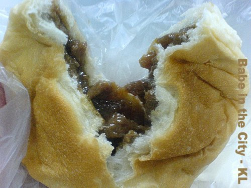 SH - oyster sauce chicken bun RM1.40