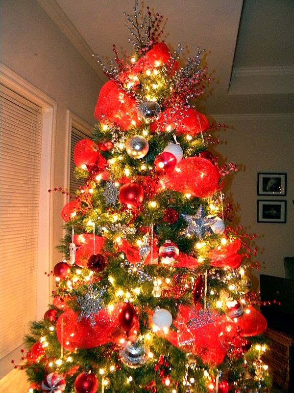 tree decorating ideas decorating a christmas tree with deco mesh ...