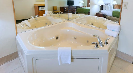 Michigan Jacuzzi® Suites & Romantic Michigan Honeymoon ...