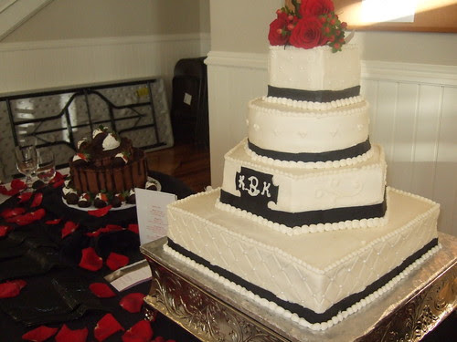 black and white wedding cakes with red. Black and White Themed Wedding