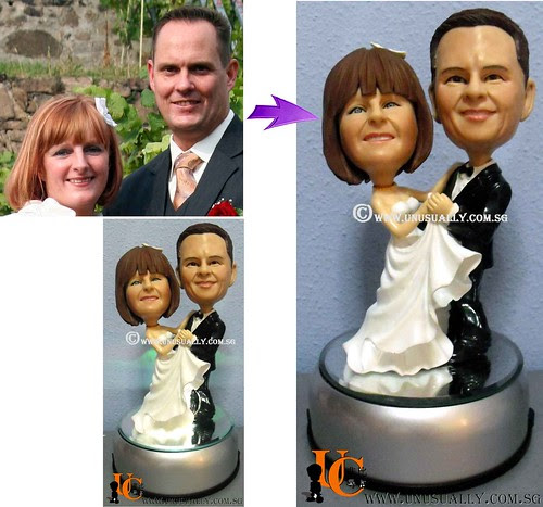 Custom 3D Rotating W Light Base Couple Figurines - @ www.unusually.com.sg