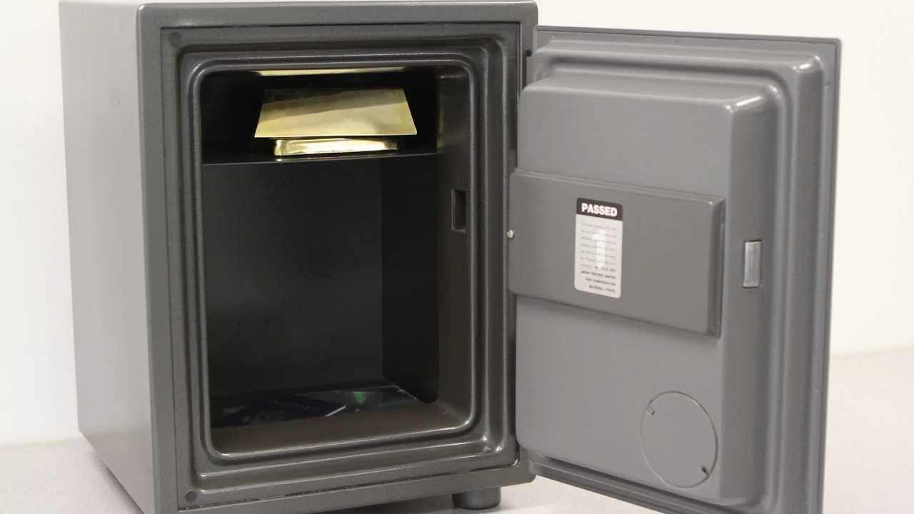 First Alert 2054F Fire & Theft Combination Safe - YouTube
