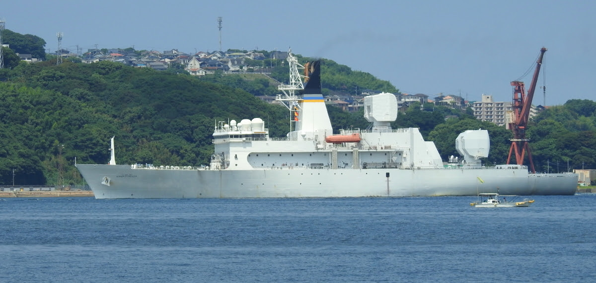 弾道ミサイル追跡艦出港 水の中