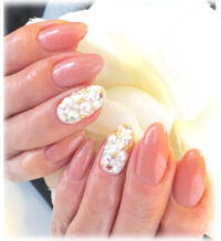 自爪を傷めず 継続してネイルアートを楽しんで頂くために Amiのジェルフィルイン一層残し