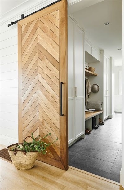 Barn Door Inside House: A Rustic And Cozy Bedroom Design