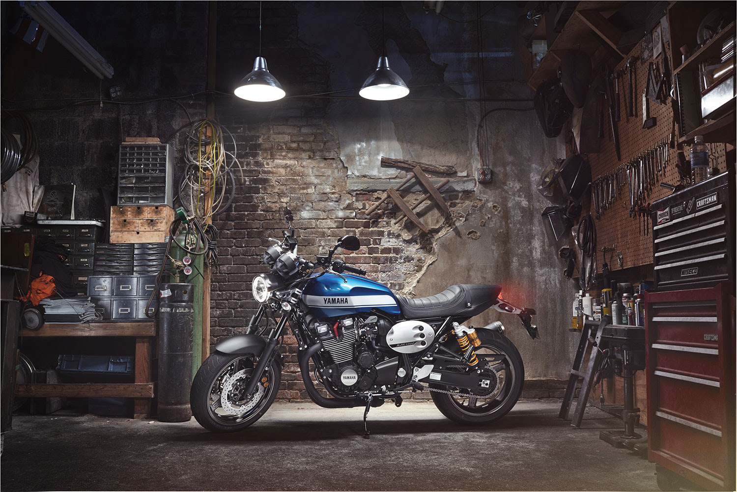 Nouveaut s Yamaha 2015 XJR 1300 et XJR 1300 Racer  Actu Moto