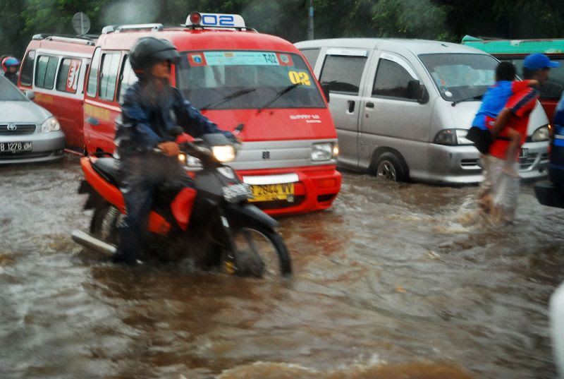 午後大雷雨1