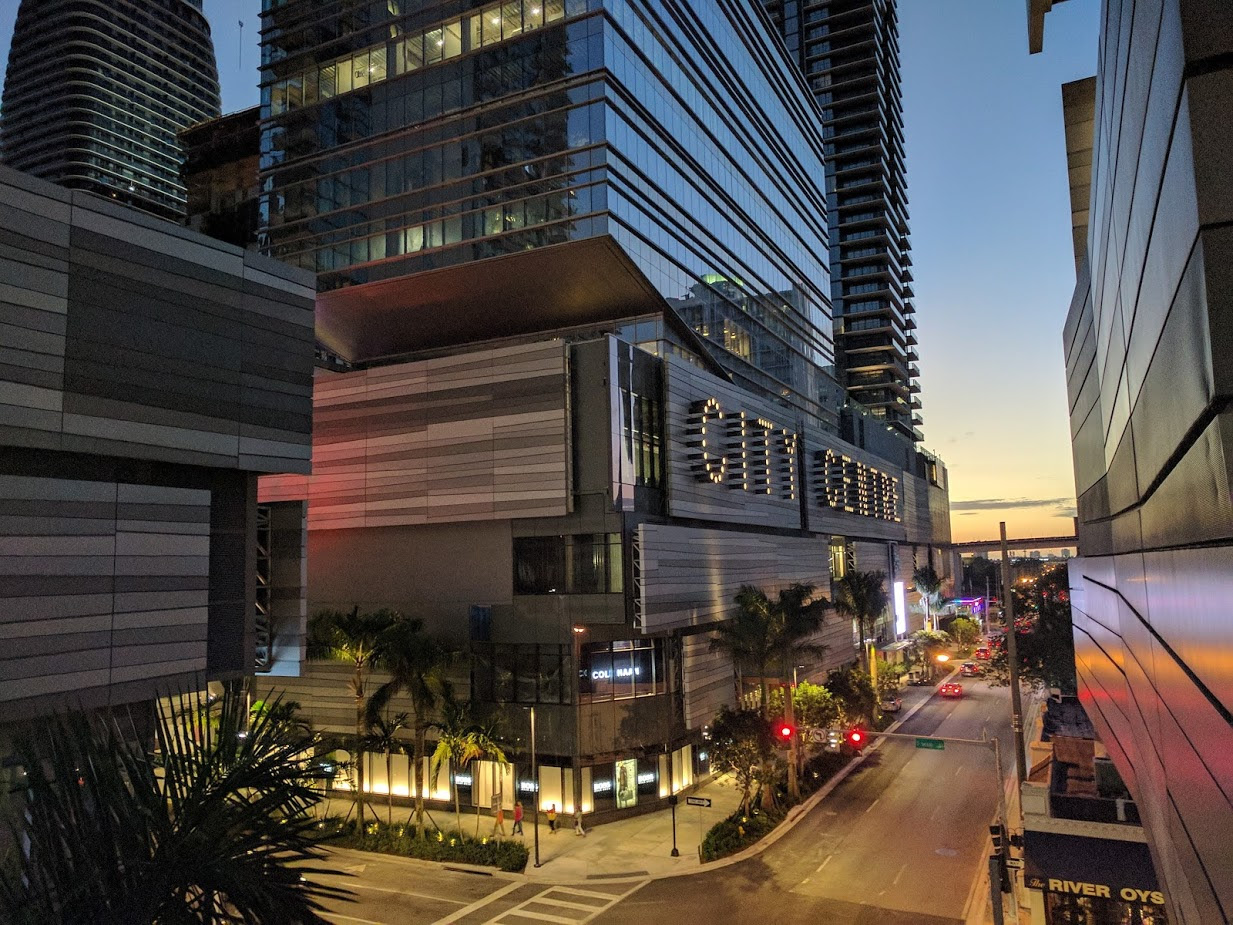 Brickell City Centre Lettering Now Illuminated At Night ...