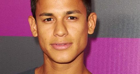 Bronson Pelletier on Twilight T  Hti Sekoili K  Nniss   Lentokent  Ll       Poliisi