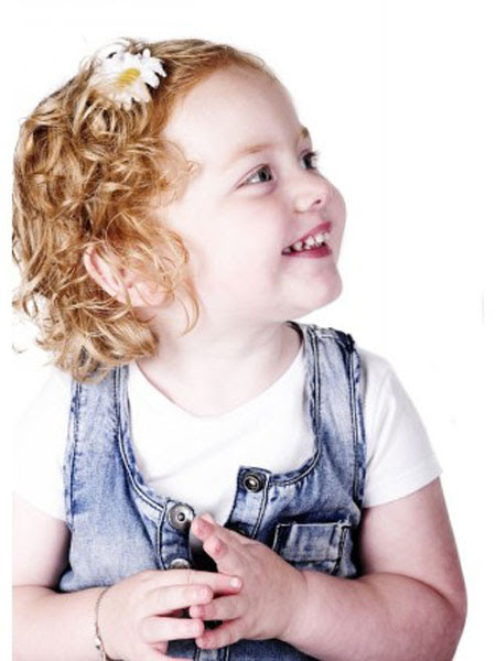 قصات شعر كيرلي للاطفال , احدث القصات العالمية الخاصة بالاطفال | موقع تسريحات شعر