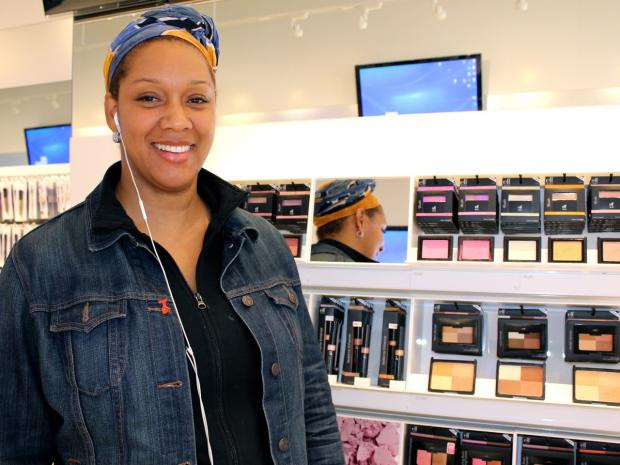 Makeup store elf then return