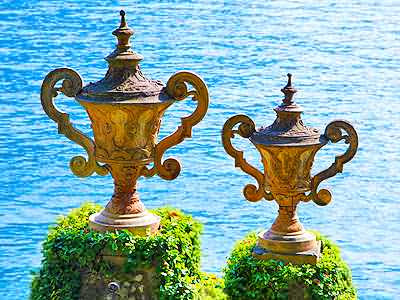 Daily Jigsaw Puzzle 2020 06 19 Urn Gate Posts Jigzone Com