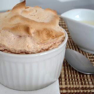 Guava soufflé with catupiry sauce