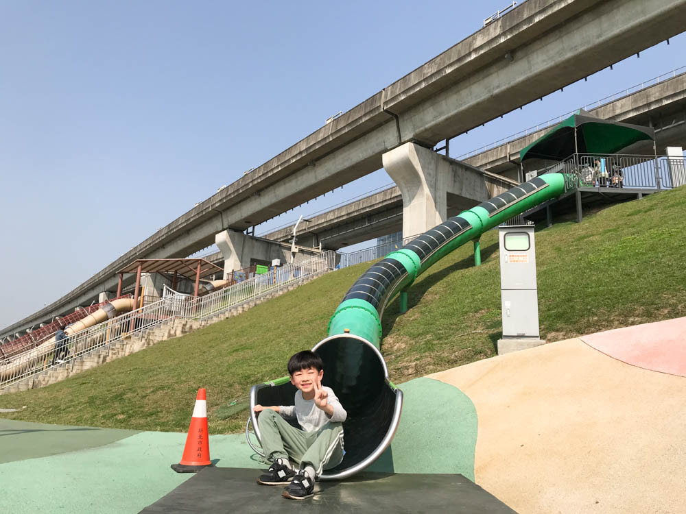 台灣親子遊 超狂 免費玩全台最多滑梯 破百遊具最強放電公園 Blog Inbride 最新結婚 婚禮及親子資訊blog 婚享同學會 Esdlife