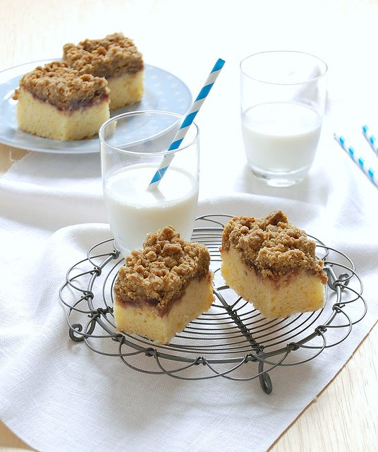 Blackberry jam crumb cake / Bolo cuca com geléia de amora