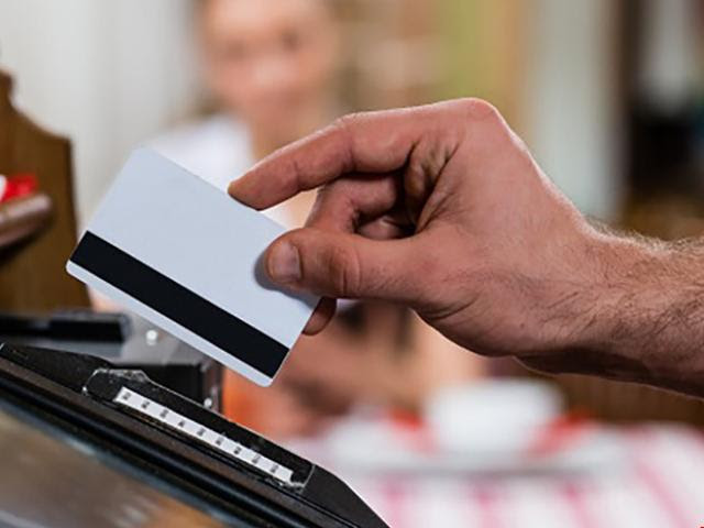 Quẹt thẻ mất 700 triệu: Lập biên bản dấu hiệu lừa đảo