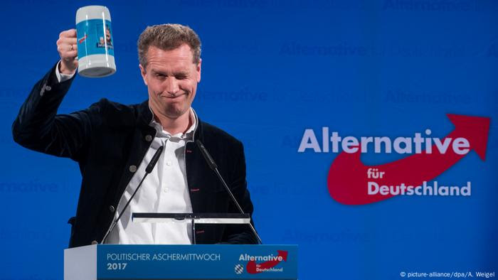 Deutschland Politischer Aschermittwoch der AfD in Osterhofen (picture-alliance/dpa/A. Weigel)