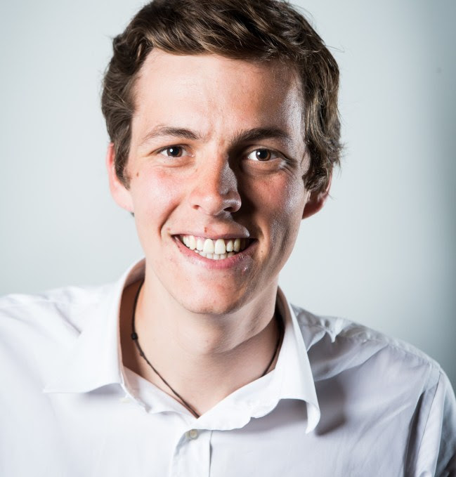 Pierre Dubuc, co fondateur du site OpenClassrooms, Directeur general de la societe Simple IT OpenClassrooms: plus de 2 millions de visiteurs, une communaute de plus de 600 000 passionnes et pres de 800 cours dans de multiples domaines