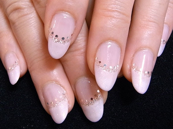 シンプルなネイル 神戸市北区のネイルサロン 美nail ビネイル