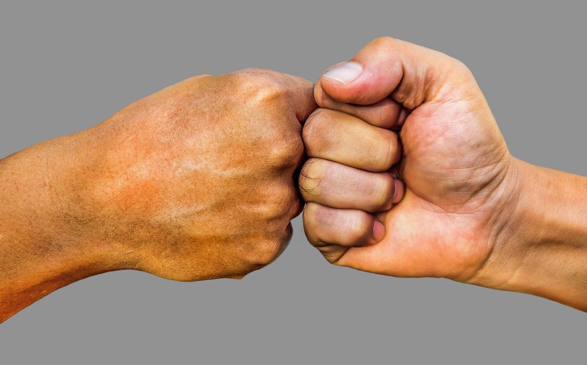 Quand la main droite vient contrecarrer l action de la Quand la main droite vient contrecarrer l action de la
