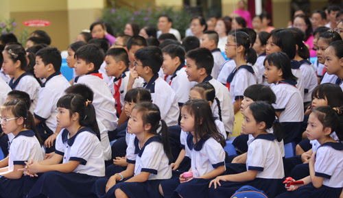 hoc-sinh-o-trung-tam-tp-hcm-dong-hoc-phi-cao-nhat