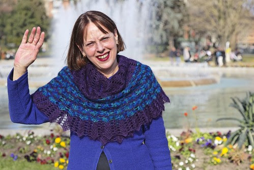 Châle crochet oiseau bleu