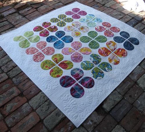 Full quilt on point - Retro Flowers