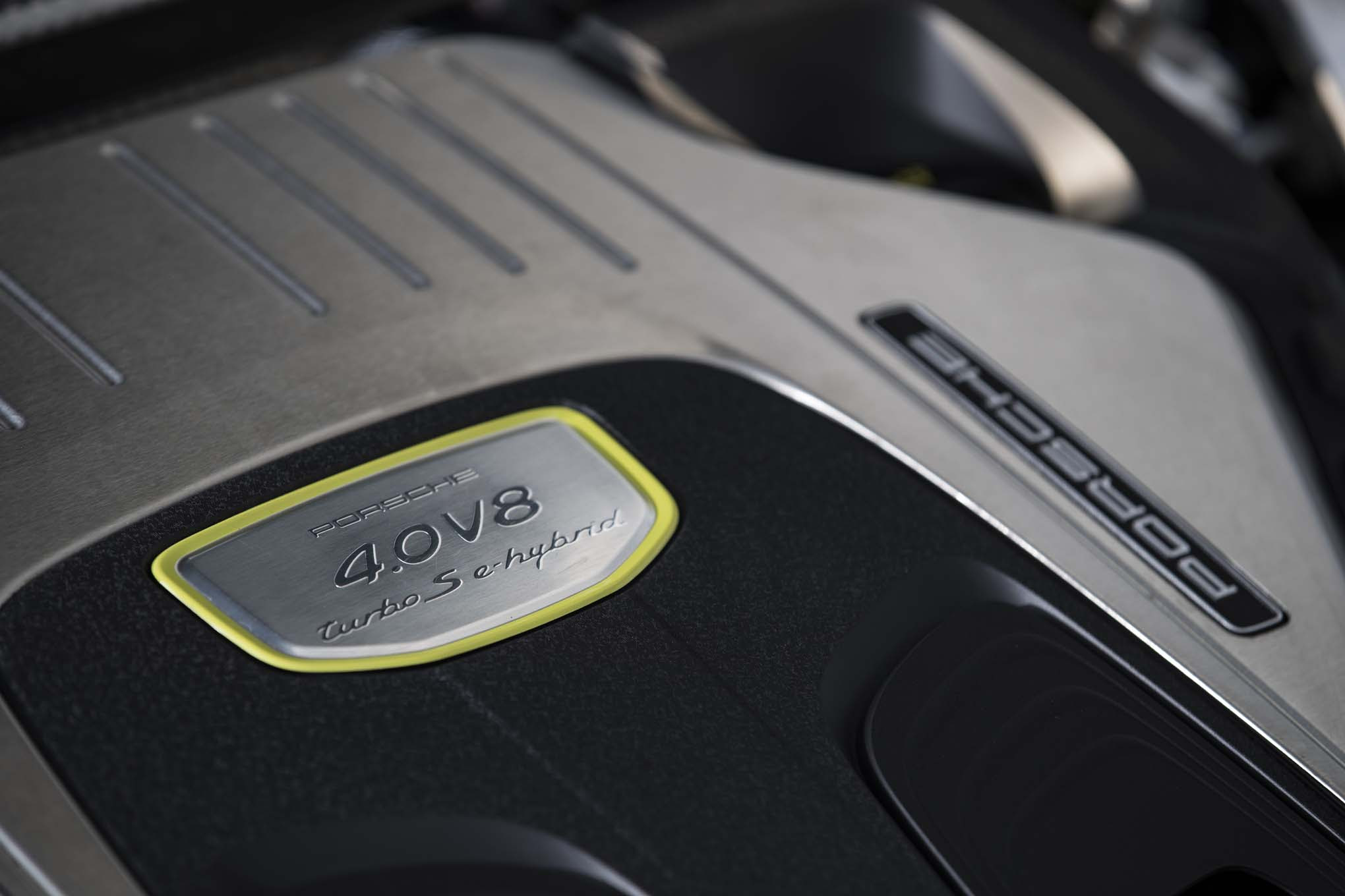 2018 Porsche Panamera S E Hybrid engine