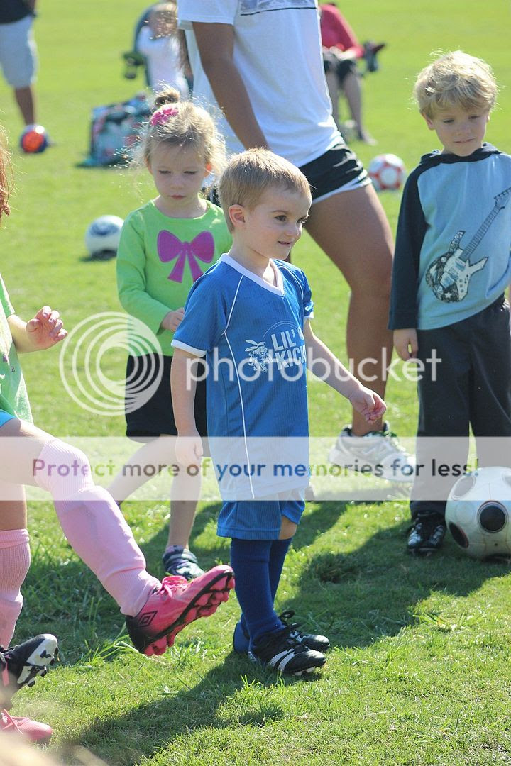  photo soccer17_zpsc96a12d8.jpg