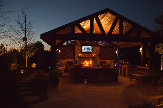 Lodge Style Outdoor Living Room - traditional - patio - houston ...