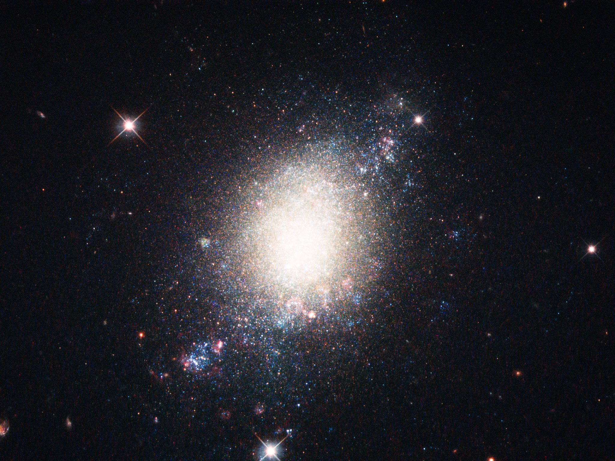 Space Photos of the Week: Galaxy Is a Big, Dusty Star Machine