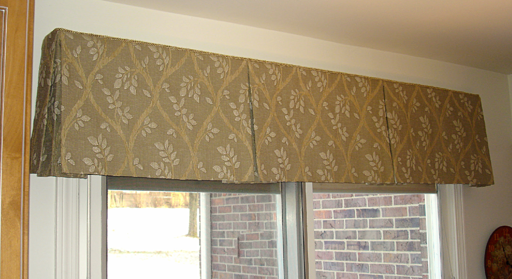 Box Pleated Valance Bay Window 1795 x 979 · 529 kB · jpeg