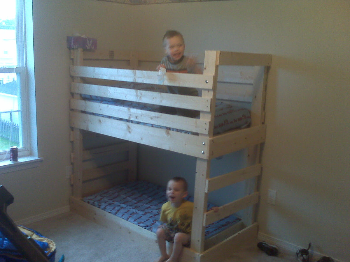 Ana White Crib size mattress bunk beds - DIY Projects