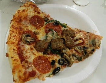 コストコのフードコートで食べれるピザの種類と値段をご紹介