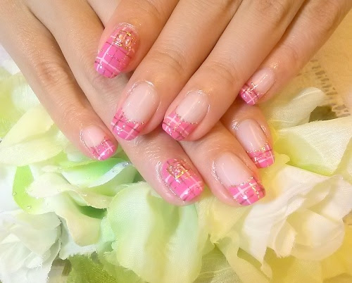 秋ジェルネイルデザイン チェック柄ネイル チェックフレンチネイル ピンク ブラウン 白 大宮店限定中抜きスクエア ネイルサロンプラス大宮店 店長 熱田真弓ブログ ネイルサロンfastnail Plus大宮店のネイリスト 熱田真弓のネイルブログ