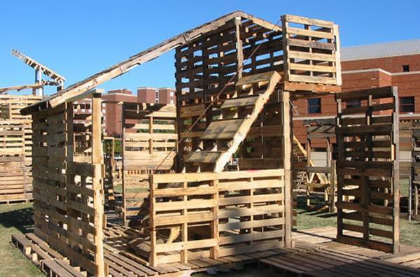 DIY Pallet House Instructions - I-Beam Design | 99 Pallets